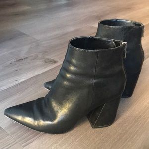 Vince Camuto booties size 8